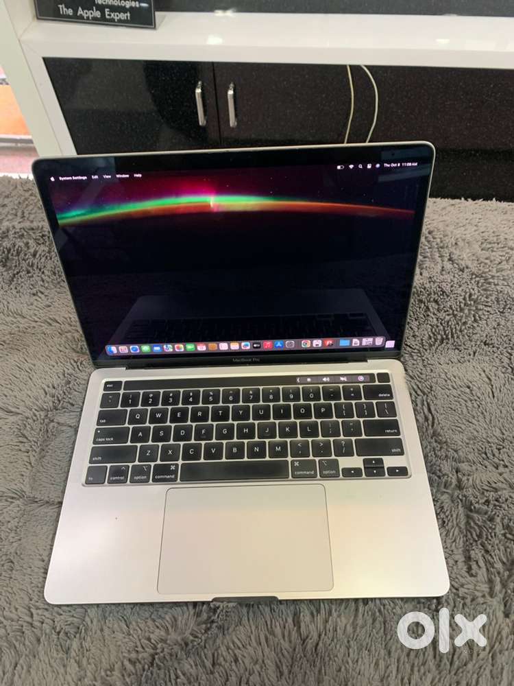 Apple MacBook pro \ i7-32GB-512GB \ 2020 \ Retina \ Touch ID \Warranty
