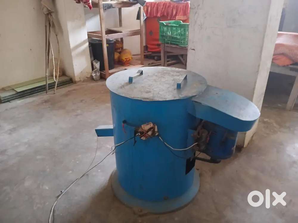 नमकीन बनाने की मशीन