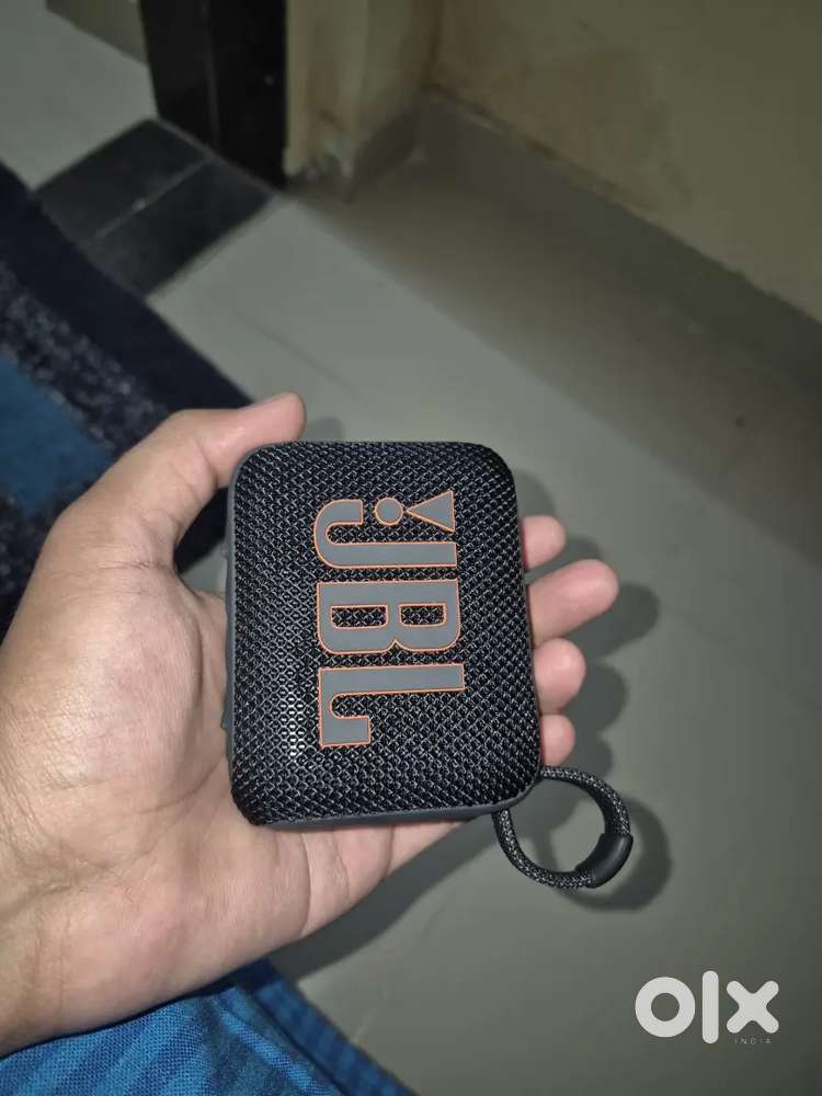 I'm selling brand new jbl go 4