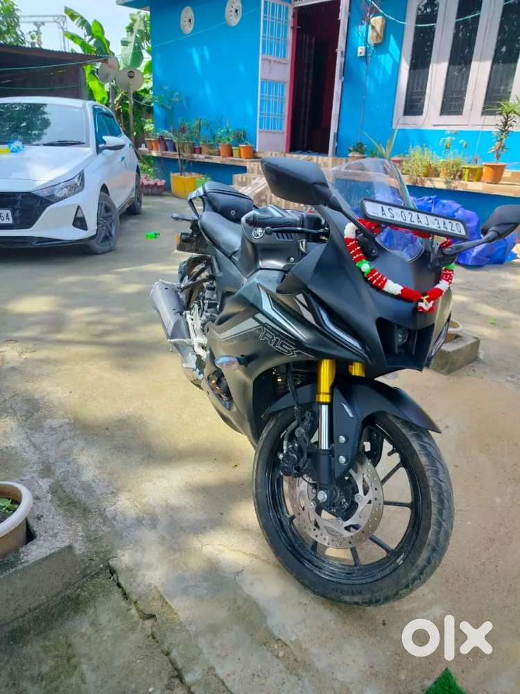 YAMAHA R15 V4