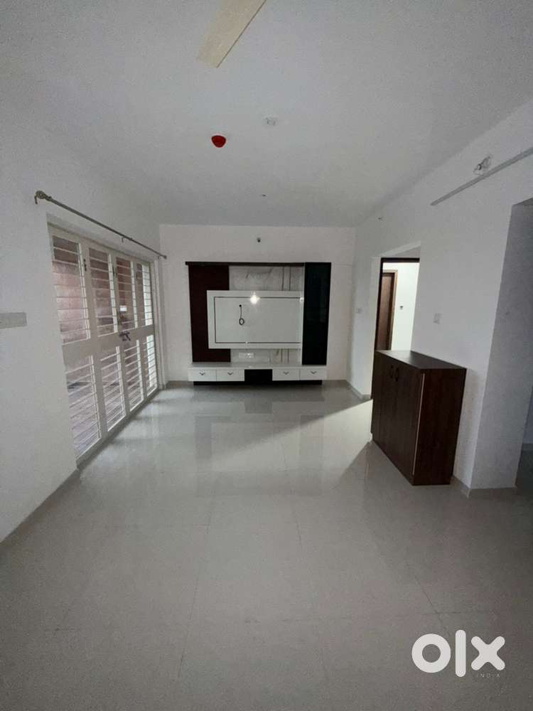 3 BHK SEMI FURNISHED FLAT WITH AMENITIES