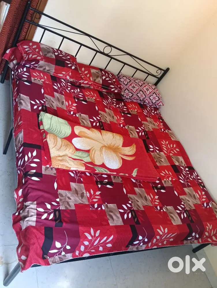 STRIKER METAL BED
** Threeble