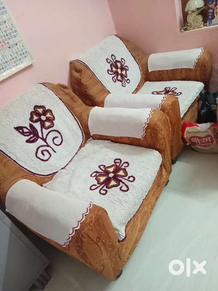 Sofa 2 nos single seated and 1 no 3 seated