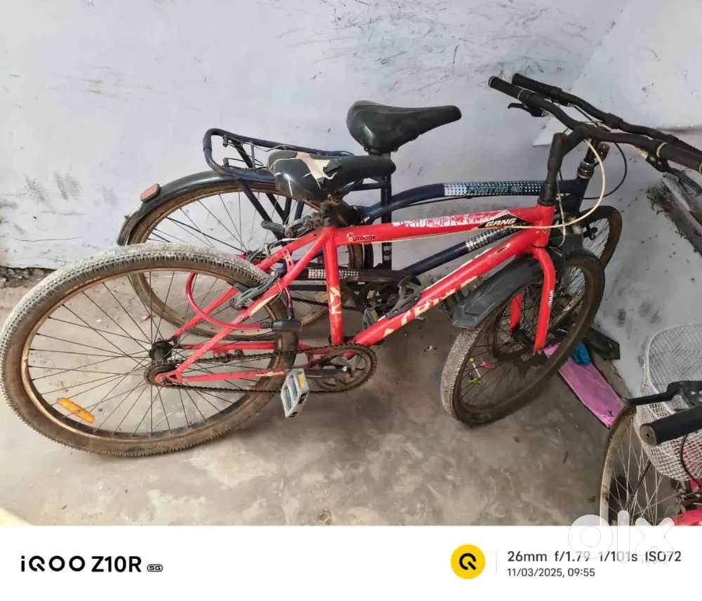 GANG STRIKER, Brand Red color Cycle one seater.