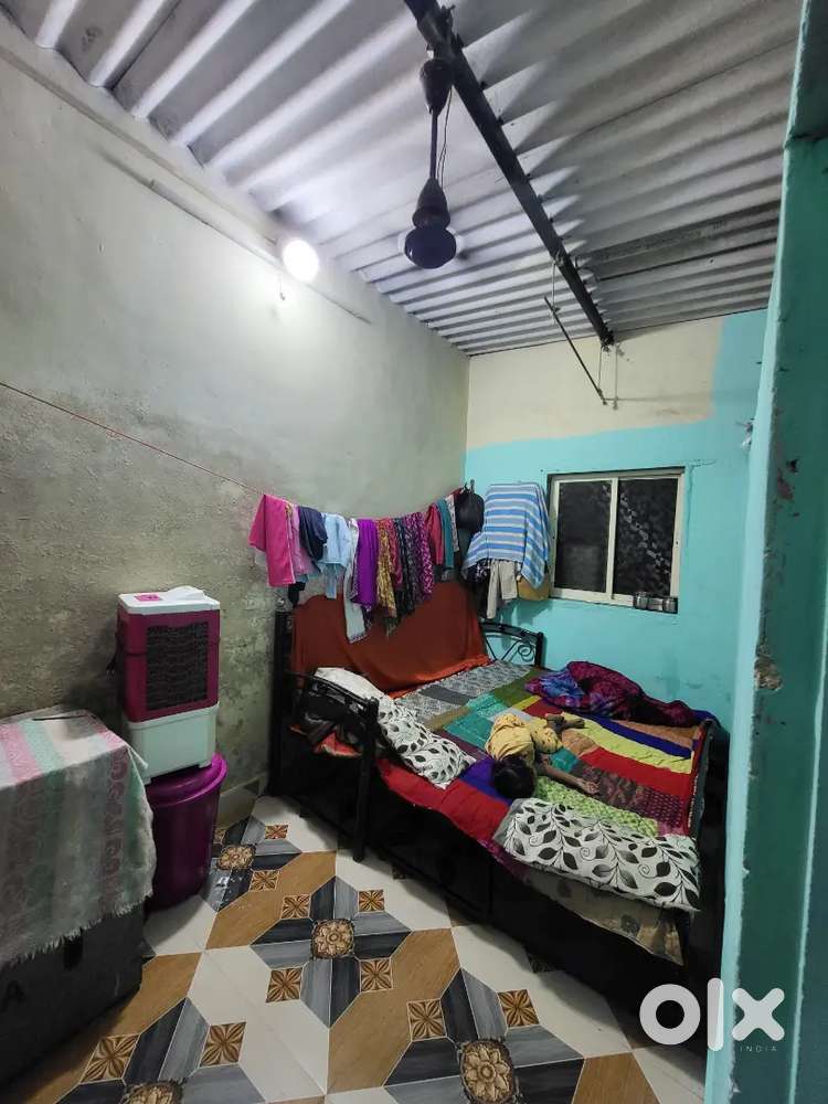 Chawl room 1,000 seq ft