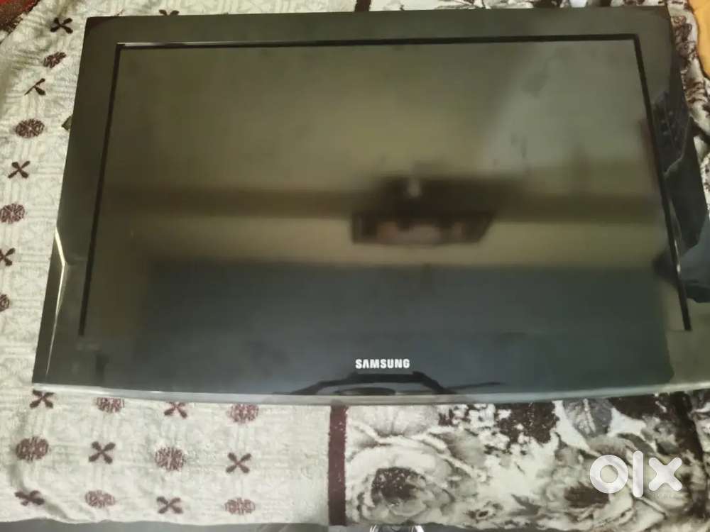 Samsung LED TV 32 INCH ON TV