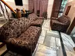 5 PIECE SOFA WITH 1 GLASS CENTRE TABLE
