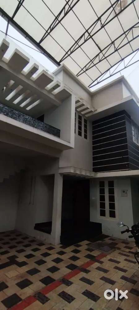Independent house 3 BHK family only At kakkanad