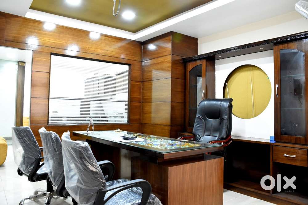 10 Seats Office for Rent 1 Boss Cabin