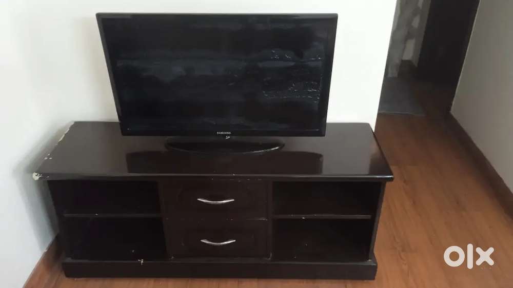 TV with cabnet