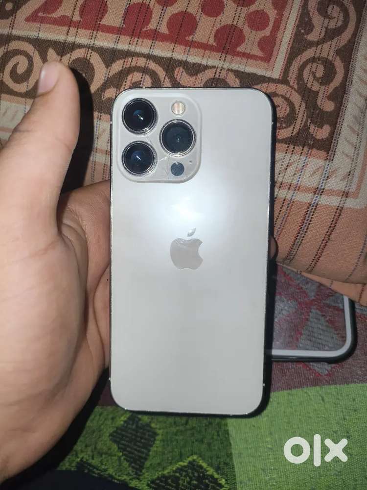 iPhone 13 pro mirror crack in back pannel