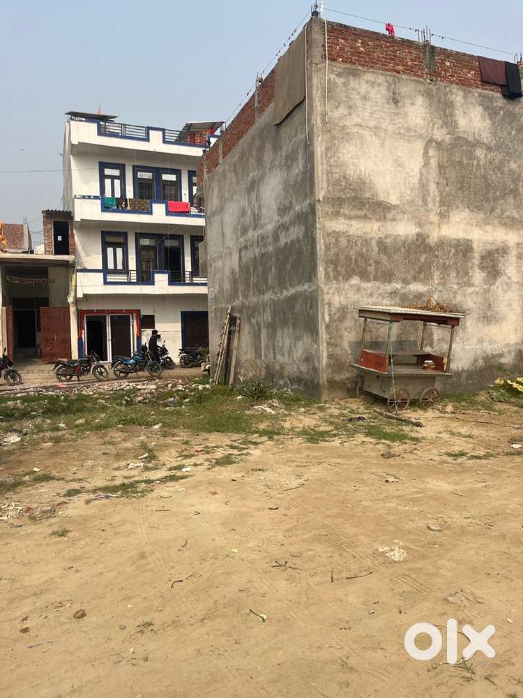 Plots in noida 25k to 45k per/gaj