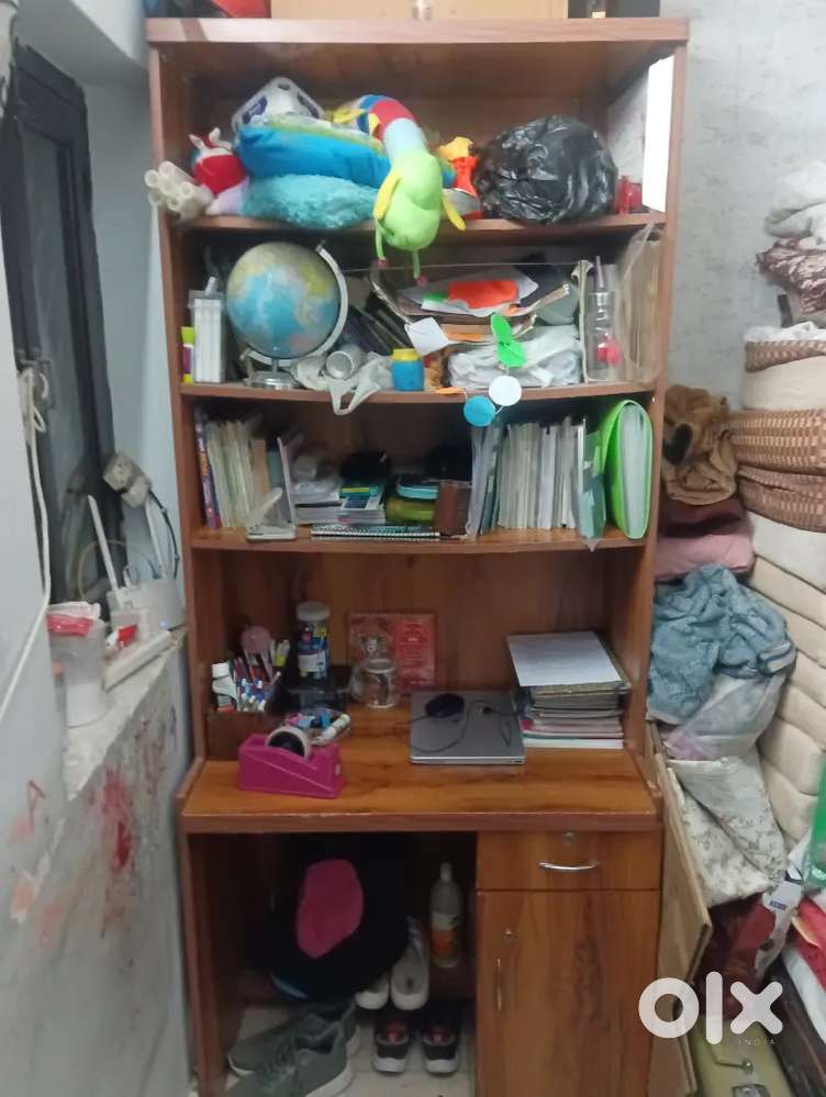 Study table with racks