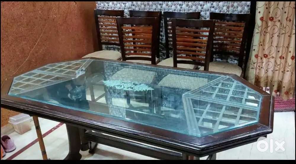 Teak wood 6 seater dining table with chairs
