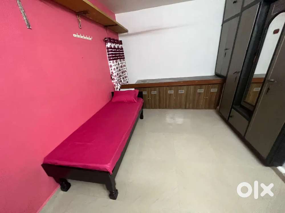 Boys and girls pg at amit nagar circle