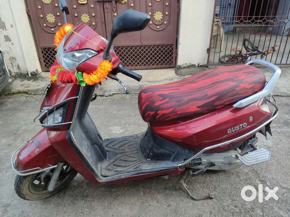 Mahindra Gusto