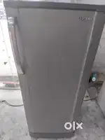 I'd67 silver colour single door samsung fridge with 4 star