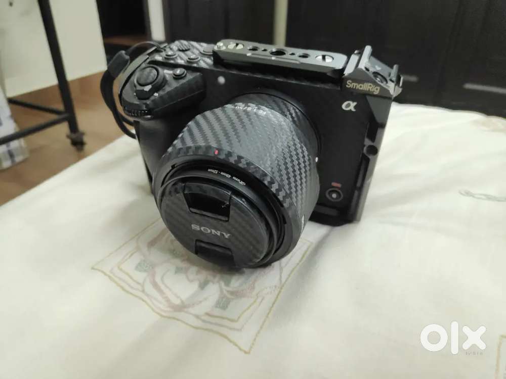 SONY FX 30 WITH SMALL RIG AND 18M-105M F4 G MASTER LENS 5 months old