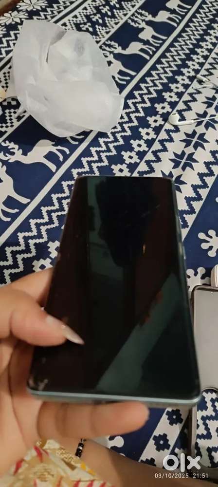 Vivo v 40 pro 12 /512