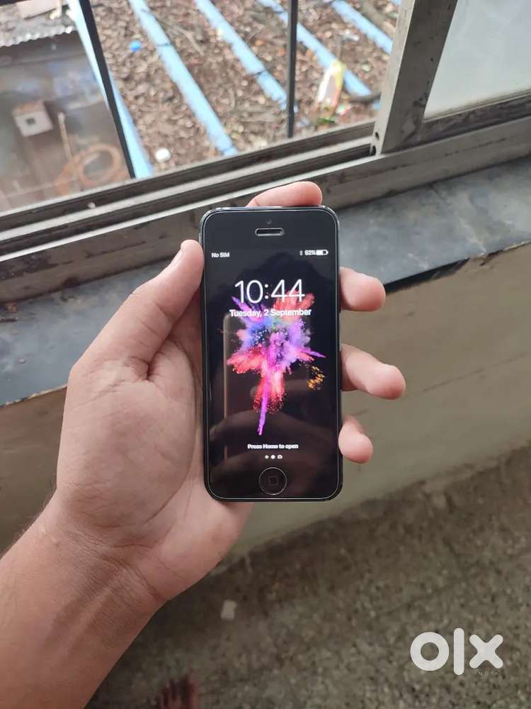 Iphone 5 32gb in like new condition