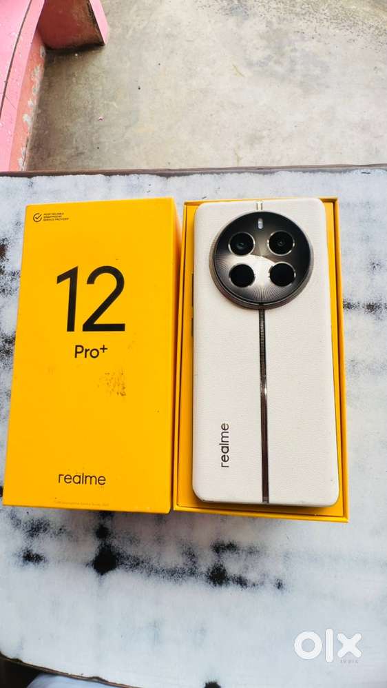 Realme 12 pro plus 12,256gb ,120xzoom