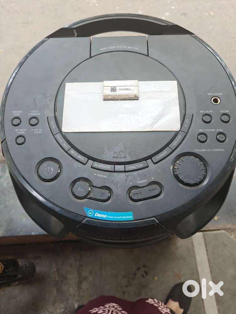 SONY HIGH POWER PARTY SPEAKER.