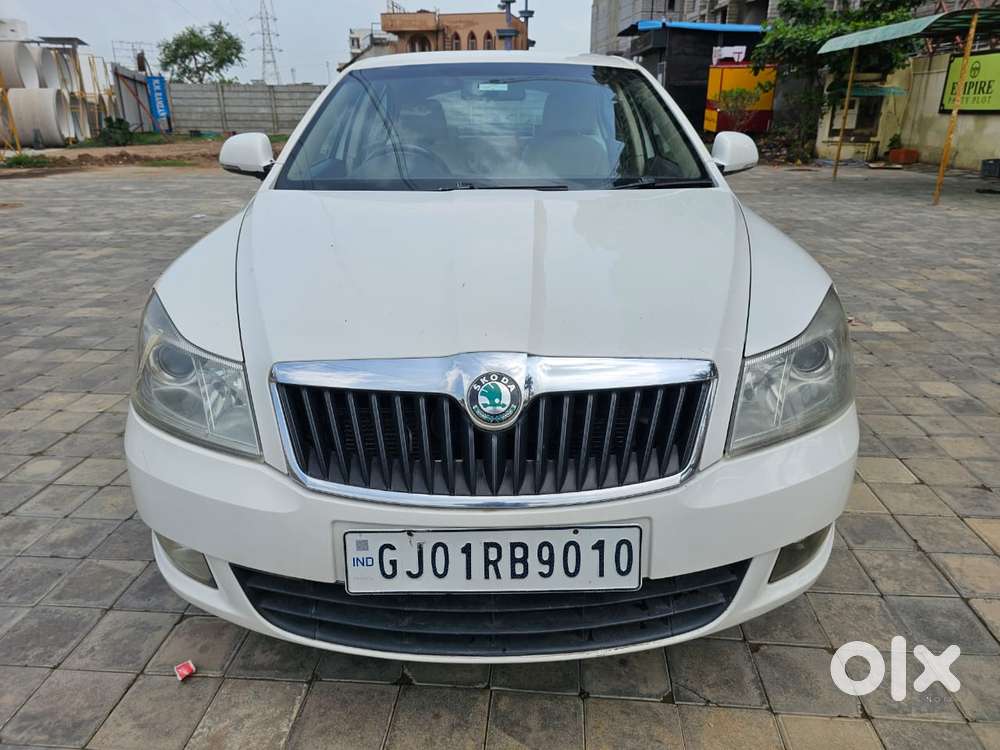 Skoda Laura 1.9 TDI AT Elegance, 2013, Diesel