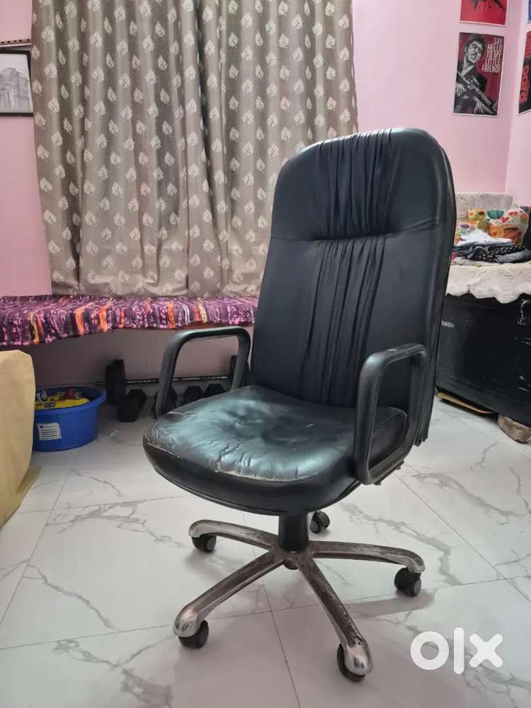 2 office chair in a very good condition