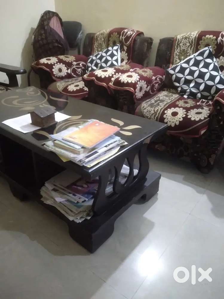 Sofa set nd centre table