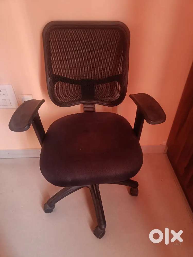 Office chair in excellent condition