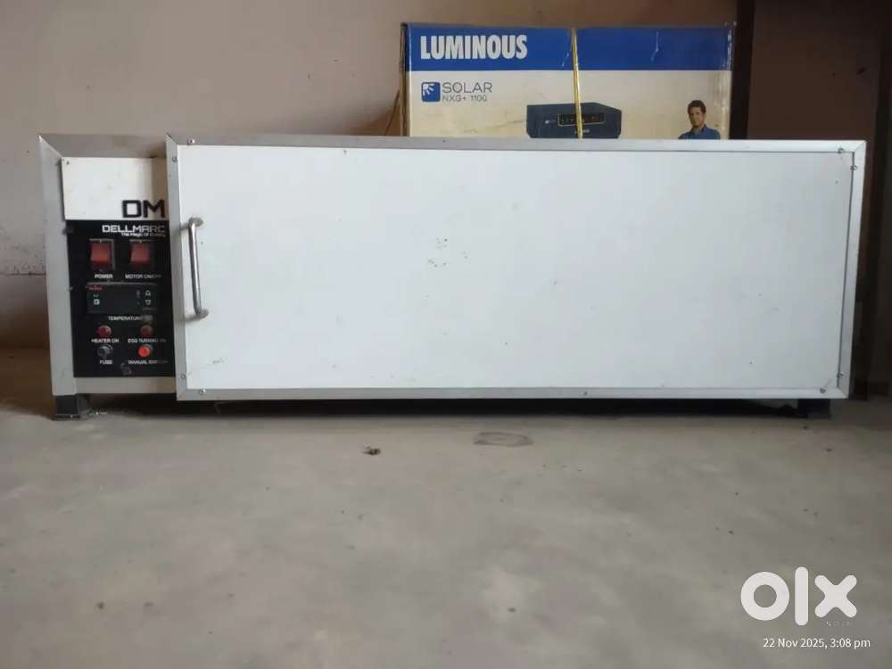 Brand new Incubator bechna hai