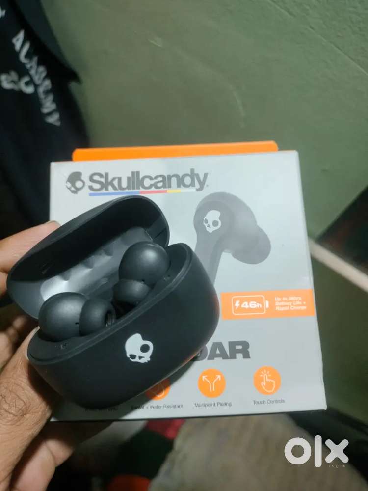 Skullcandy earbuds