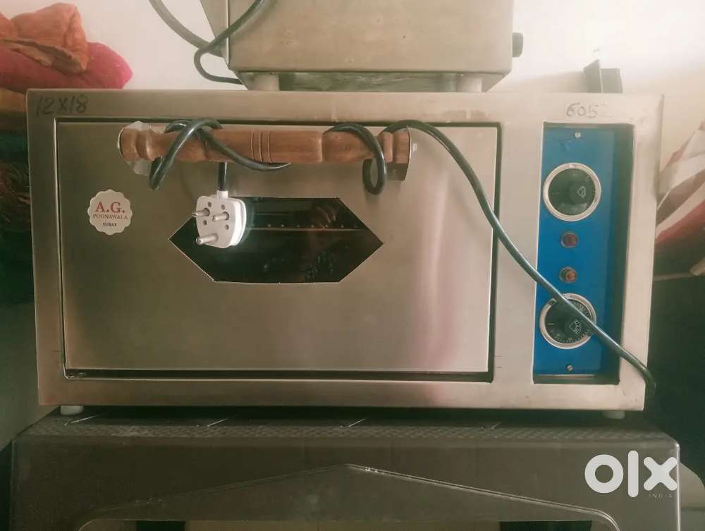 Commercial oven