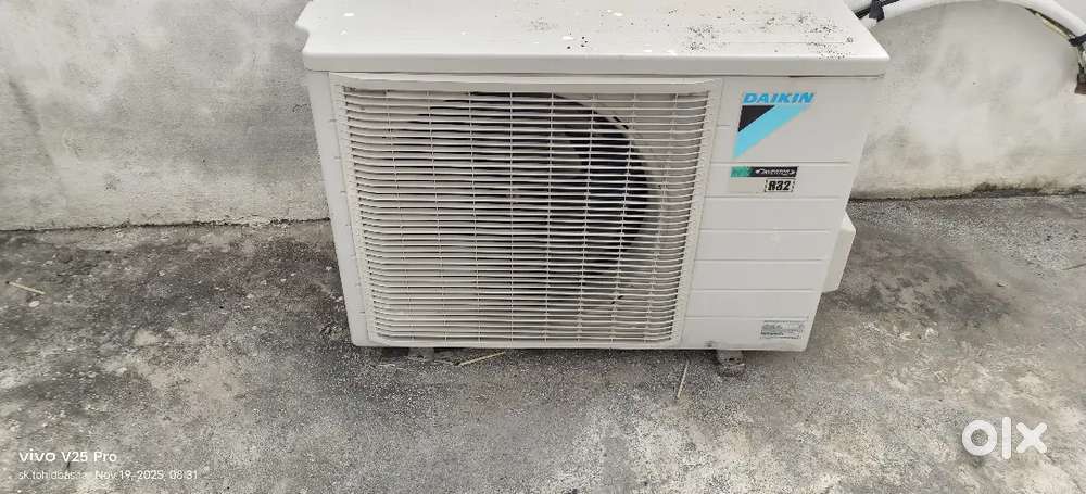 Daikin inverter 1.5 ton goog condishon
