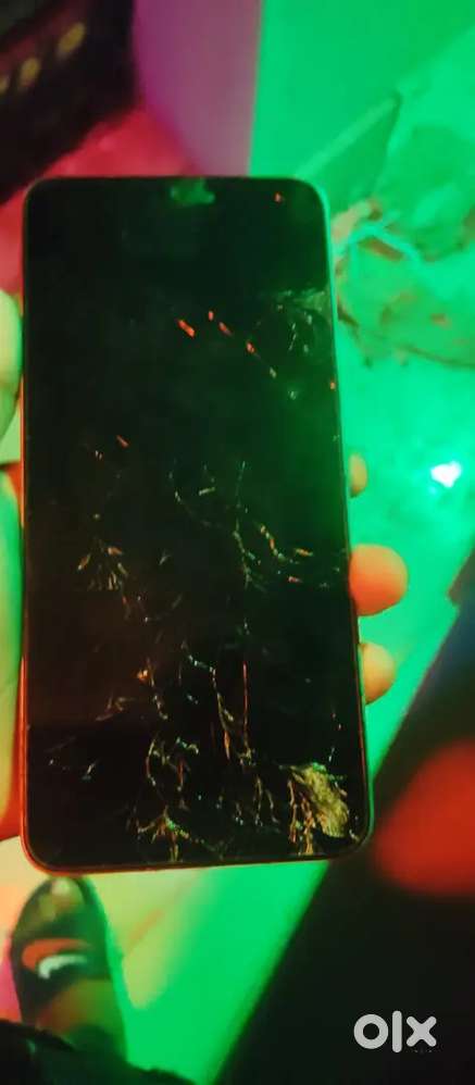 Naya phone lena hai. Aage ka touch sirf futa hai display nahi gaya hai