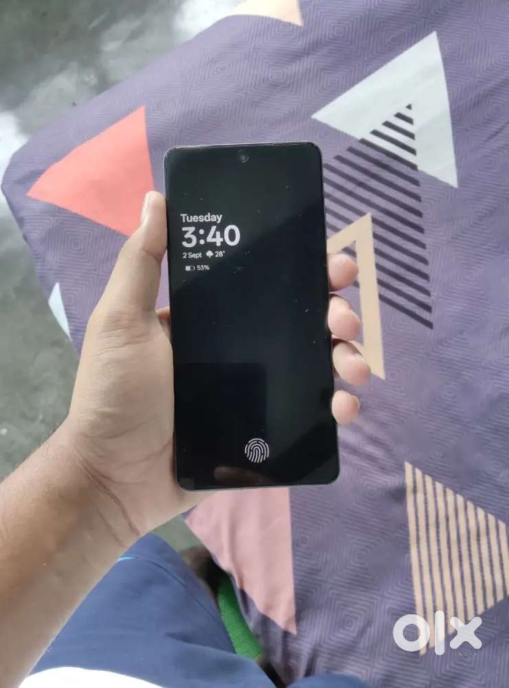 One plus 13 r 4 months old in warranty