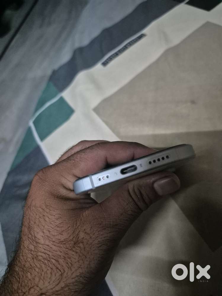 iPhone 15 white colour