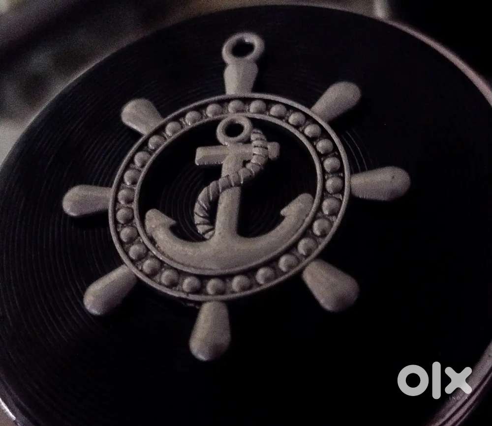Anchor pendent