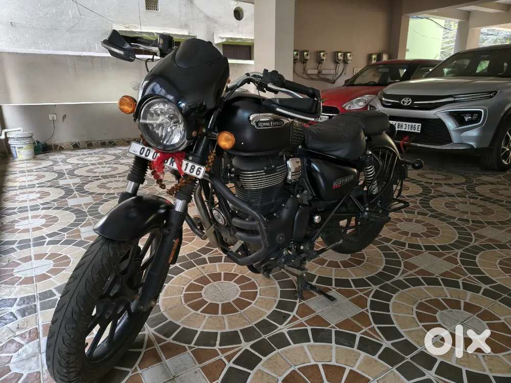 Selling Meteor 350 Matte Black (Mint Condition & All Papers Upto Date)