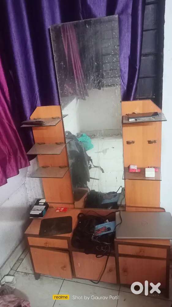 Dresing table