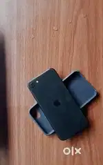 iPhone SE 2nd with Apple Watch SE 44 mm cellular