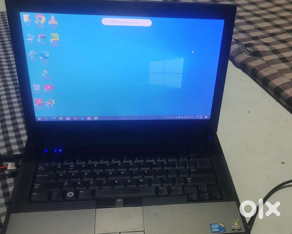 Dell Laptop for Parts – Screen, Motherboard Working, Battery Dead