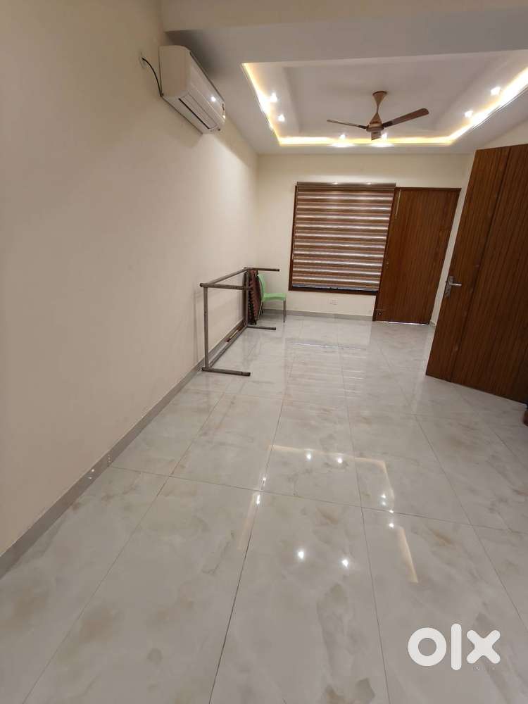 New 3bhk 2bhk same rent gated society peermuchala dhakoli
