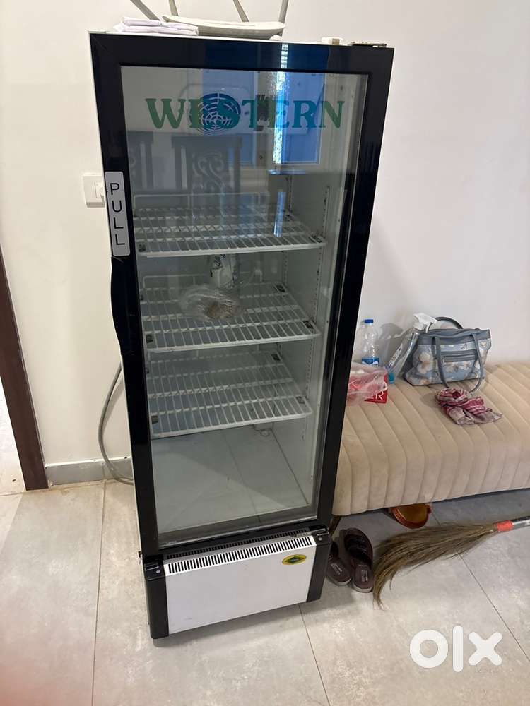 excellent commercial fridge