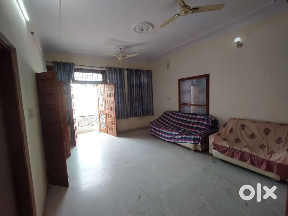 Vaishali Flat 2 Bhk Fully independent For Family near Inox Car Parking