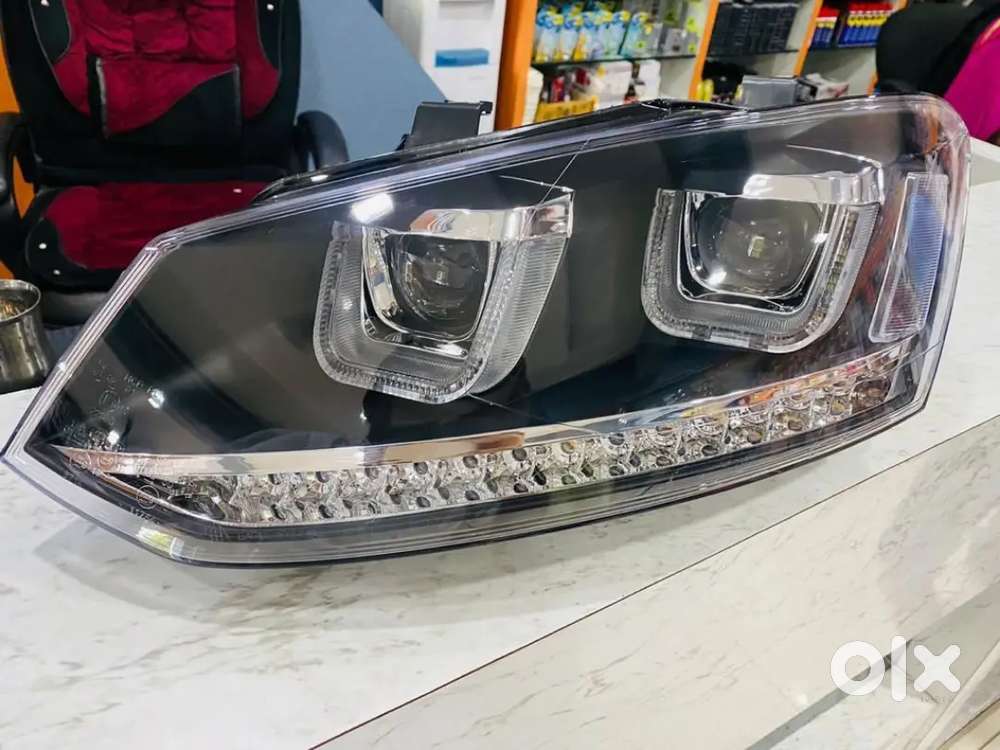 Polo vento uu projector headlamp with scanning function
