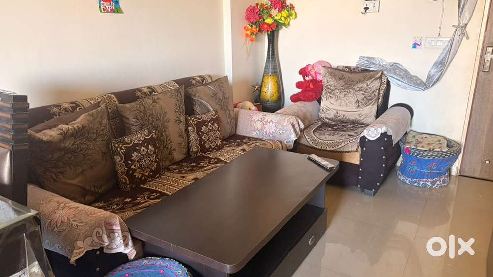 5 seater sofa set with table