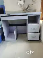 Computer table