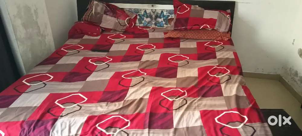 Ghar ka sara saman bechna hai,mera out of country settle ho raha hu