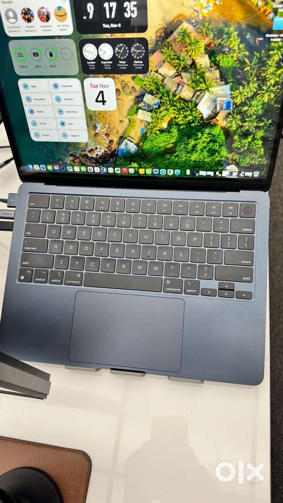 MAC Book AIR M2 Excellent condition